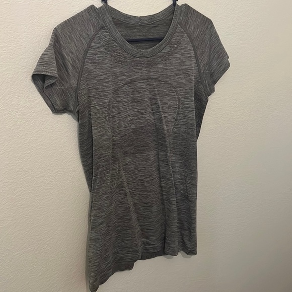 Lululemon Short Sleeved Swiftly Tech 10 - Picture 2 of 4